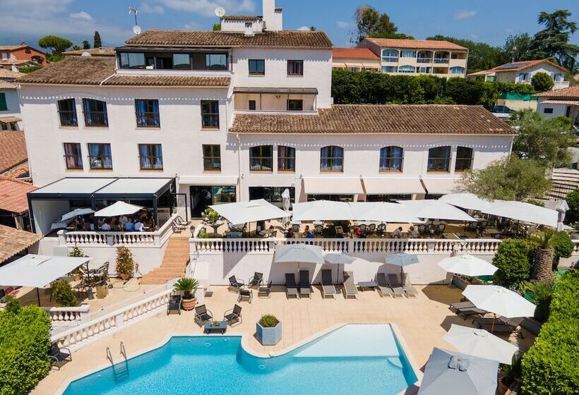 هتل Perla Riviera