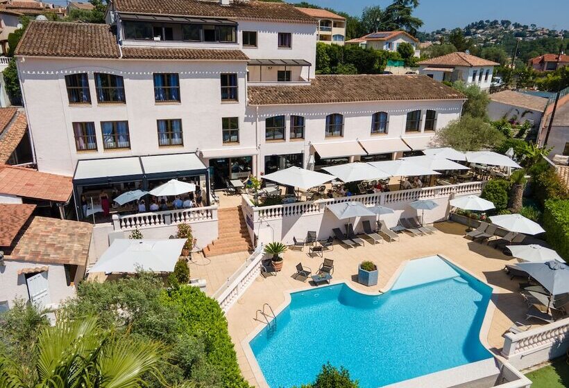 هتل Perla Riviera