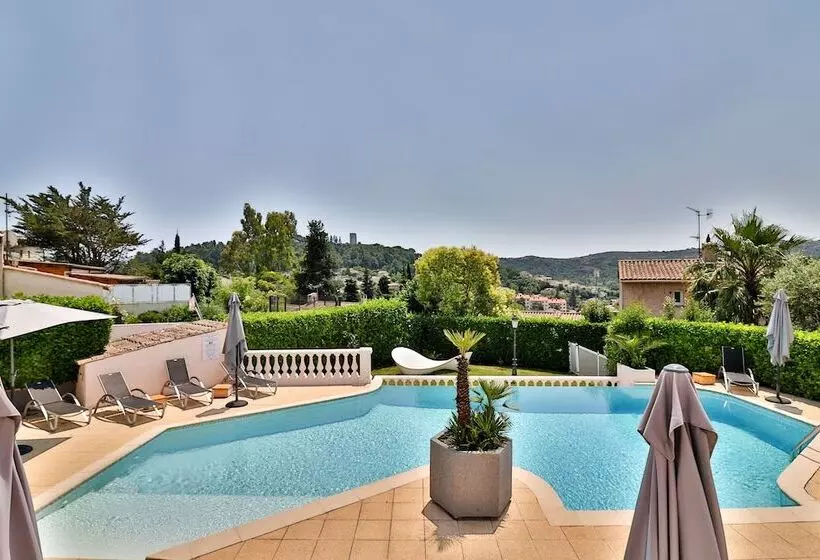 ホテル Perla Riviera