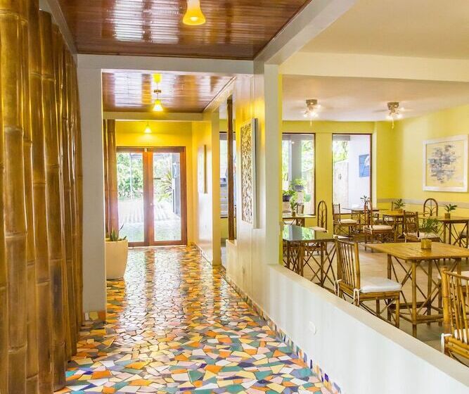 בית מלון כפרי Plaza Yara