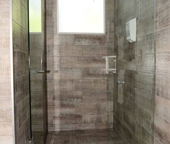 בית מלון כפרי Plaza Yara