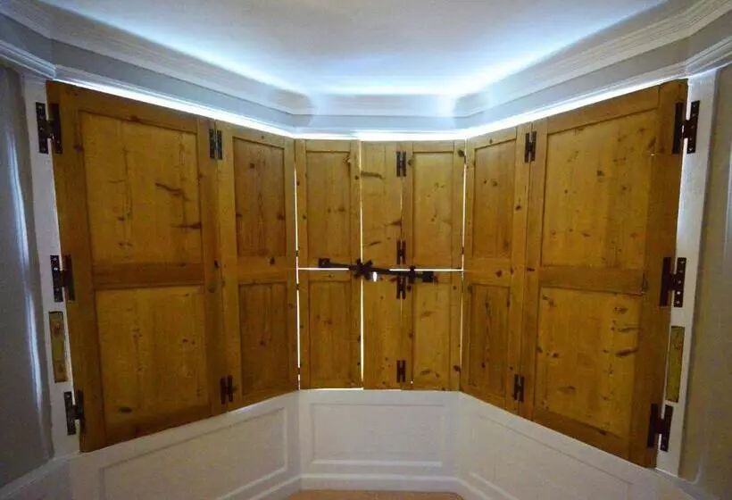 ホテル Rounceval House