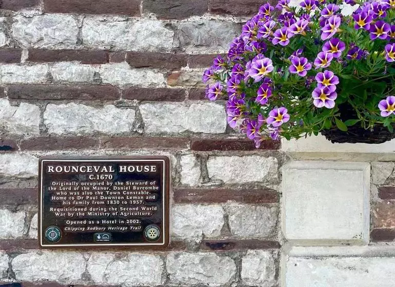 ホテル Rounceval House