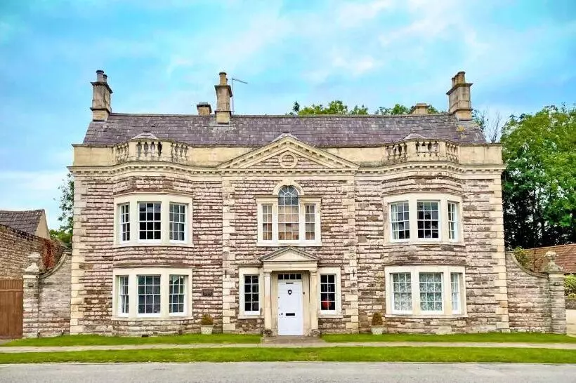 ホテル Rounceval House