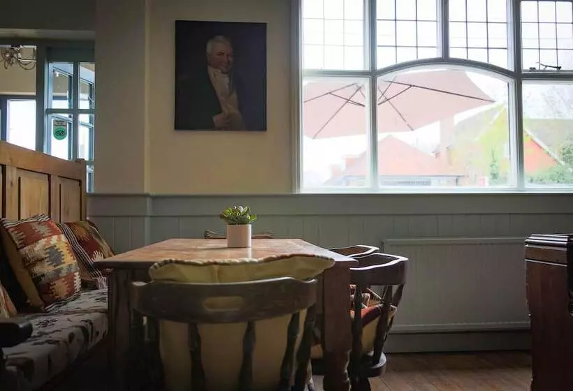 Отель The Cricketers Inn