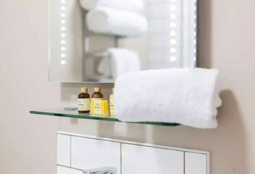 Отель The Cricketers Inn