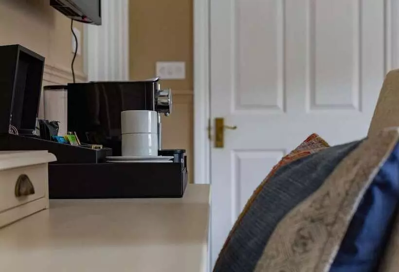 Отель The Cricketers Inn