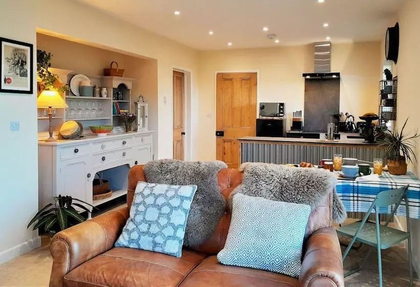 Lobhill Farmhouse Bed And Breakfast And Self Catering Accommodation