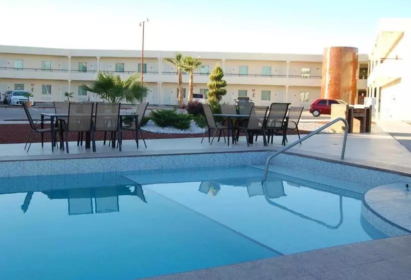 汽车旅馆  American Inn Hotel & Suites Delicias