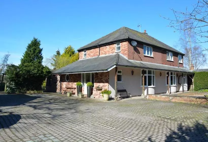 پانسیون Laburnum Cottage Guest House