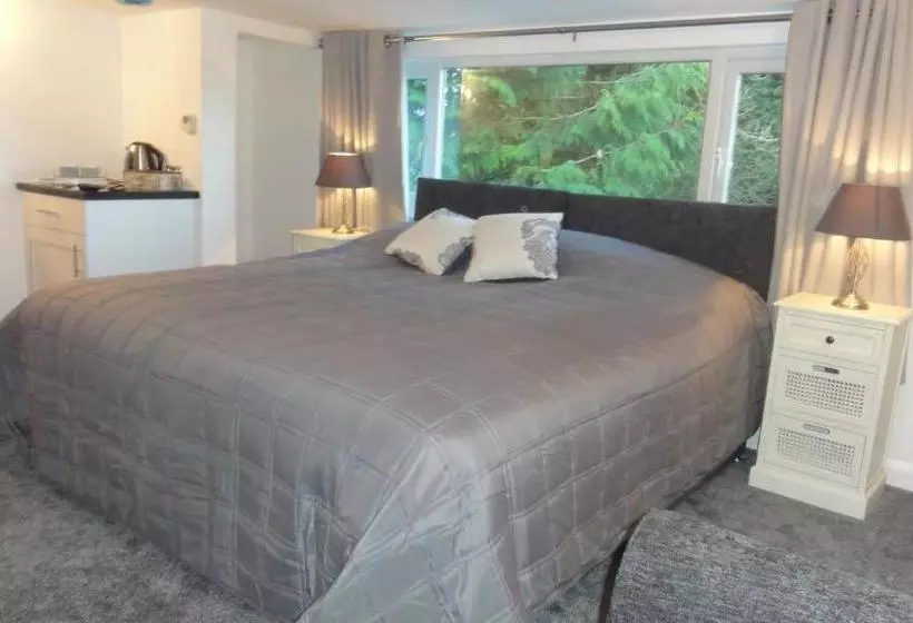 پانسیون Laburnum Cottage Guest House