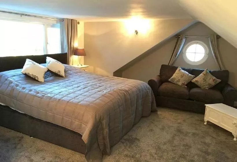 پانسیون Laburnum Cottage Guest House