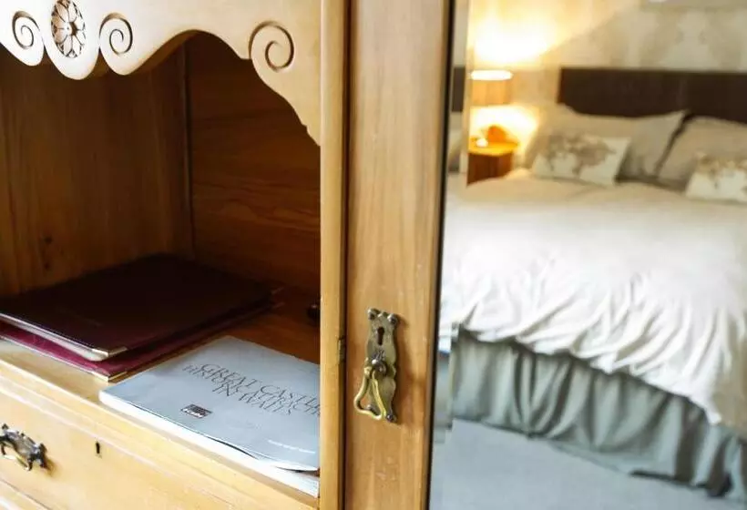 ペンション Portclew House