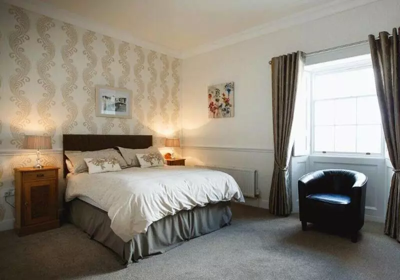 ペンション Portclew House