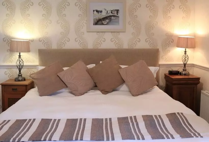 ペンション Portclew House