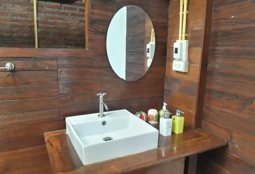 Retkeilymaja ทุ่งยั้งเฮ้าส์