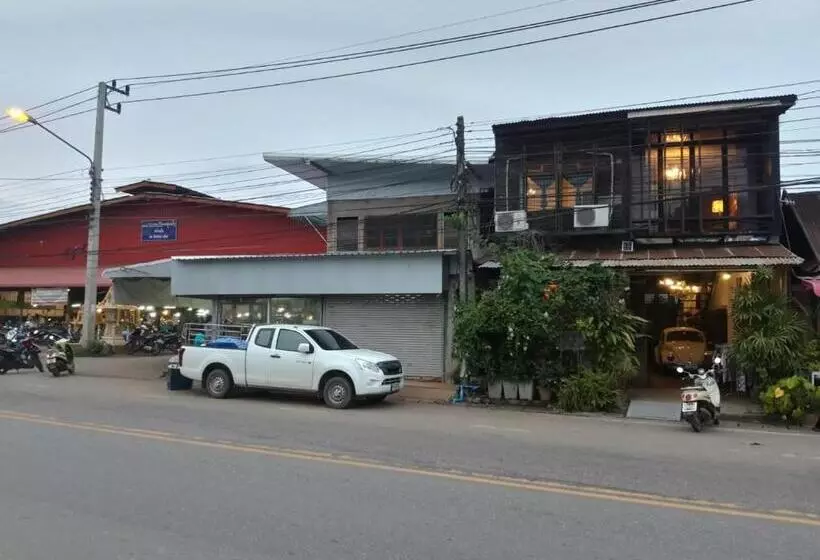 Retkeilymaja ทุ่งยั้งเฮ้าส์