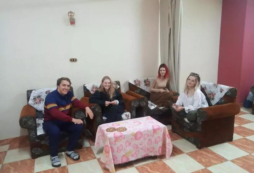 تختخواب و صبحانه Aswan City Center Guest House