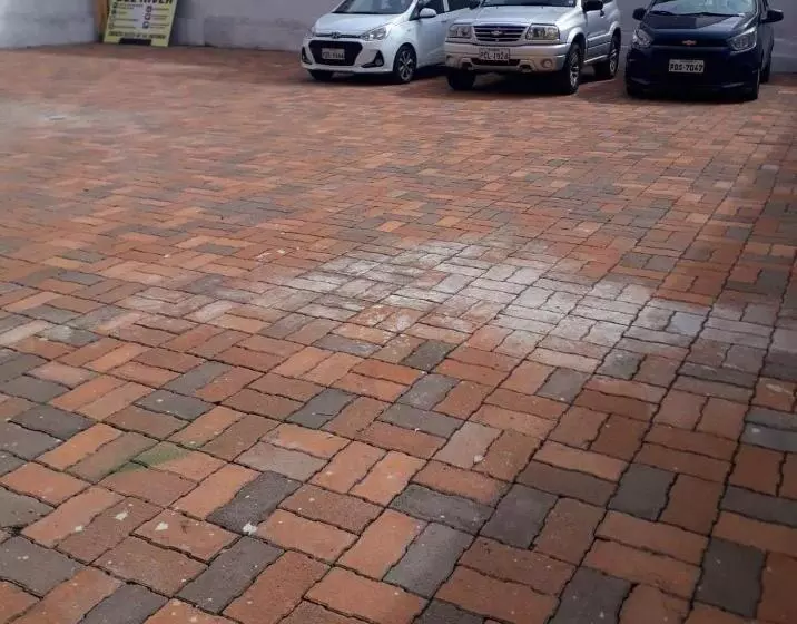 Hotelli Del River Monumento