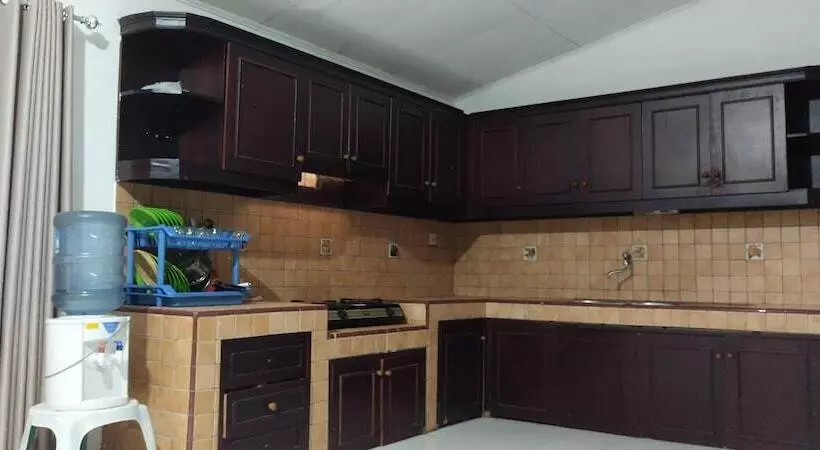 Hotelli Oyo 92098 Kost Orange Syariah