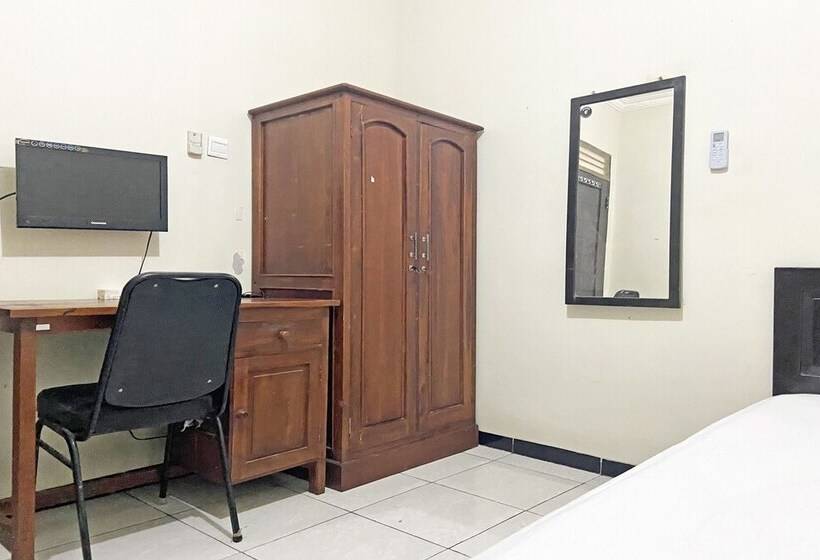 酒店 Spot On 92042 Sumber Rejo Homestay