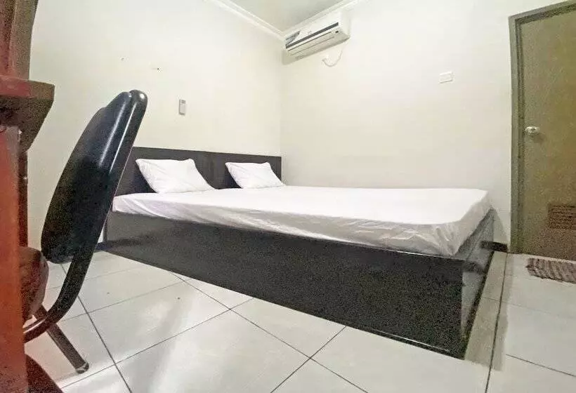 ホテル Spot On 92042 Sumber Rejo Homestay