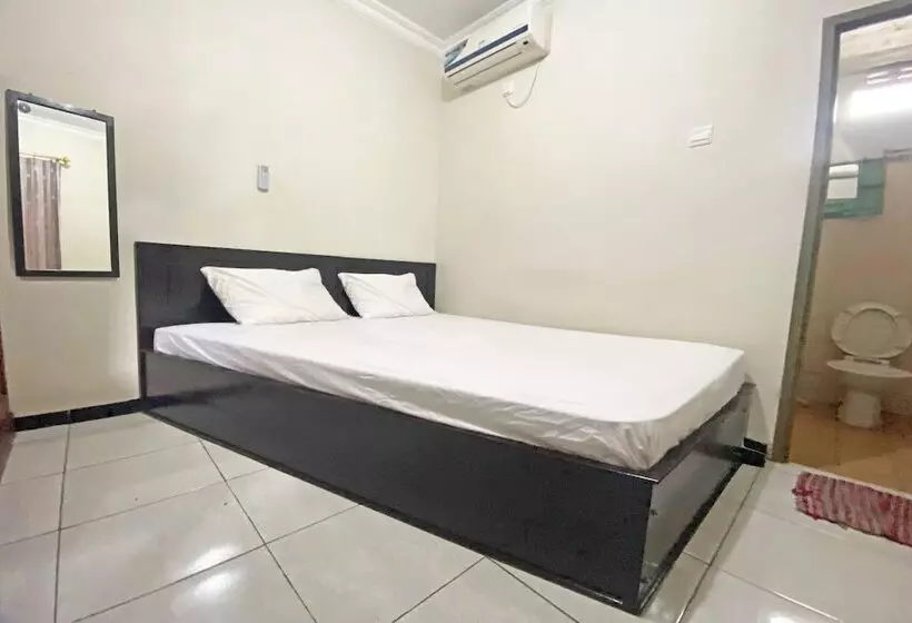 ホテル Spot On 92042 Sumber Rejo Homestay