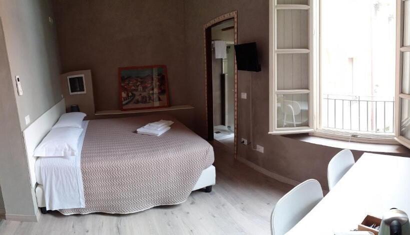 ペンション Affittacamere Adelphia