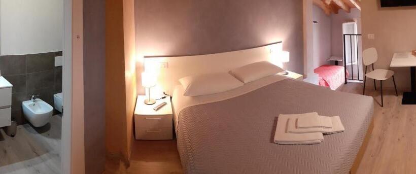 ペンション Affittacamere Adelphia