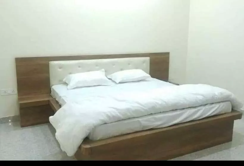 Majatalo Anant Royal