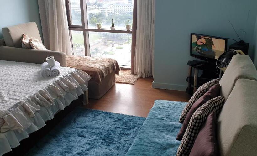 Majatalo Eton Baypark Manila. By Tripleview