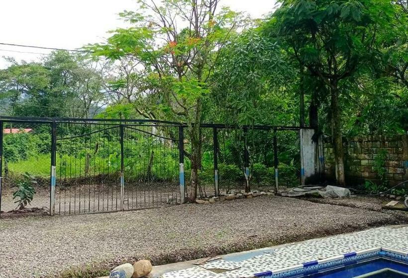 פנסיון Hostal Villa Valeria