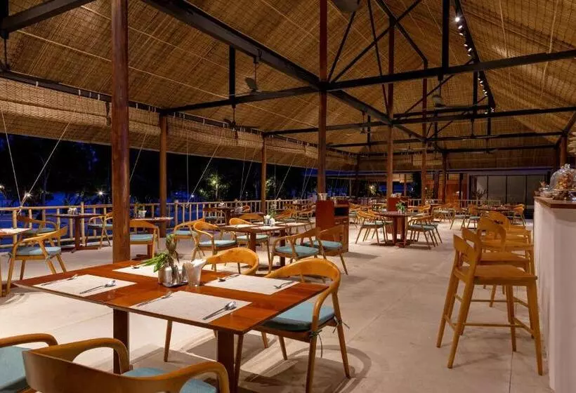 Lomakeskus Island Center Point