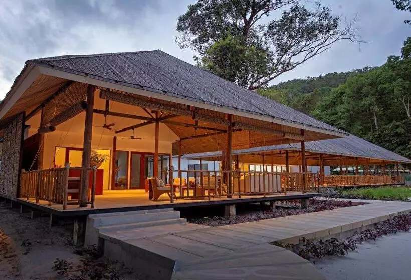 Lomakeskus Island Center Point