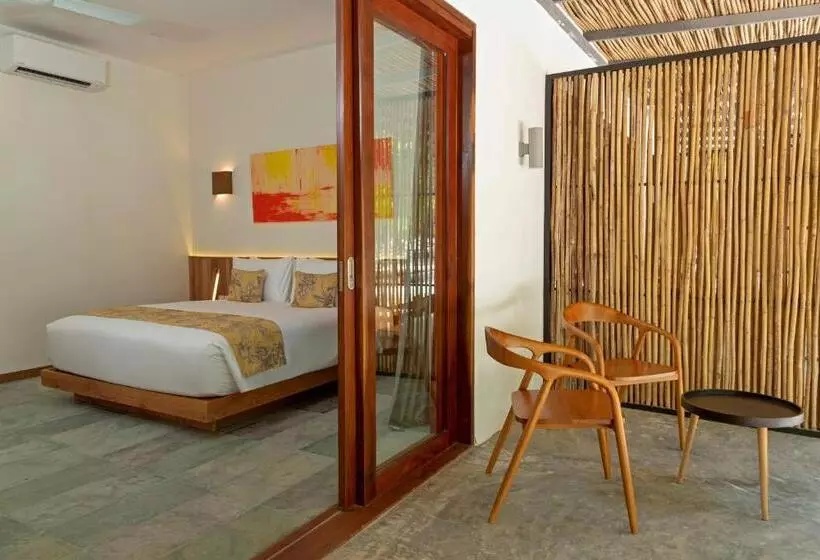 Lomakeskus Island Center Point