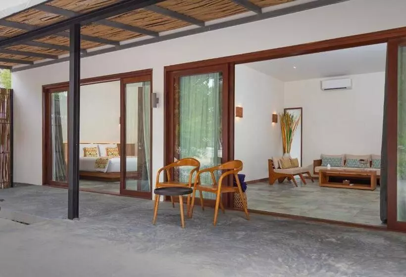 Lomakeskus Island Center Point