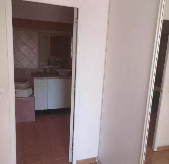 ベッドアンドブレックファースト Chez Tata