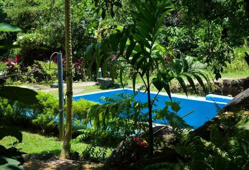 Aamiaismajoitus (B&B) Green Leaf Holiday Bungalow