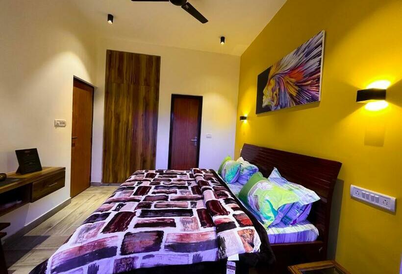 تختخواب و صبحانه Shikara Cottages