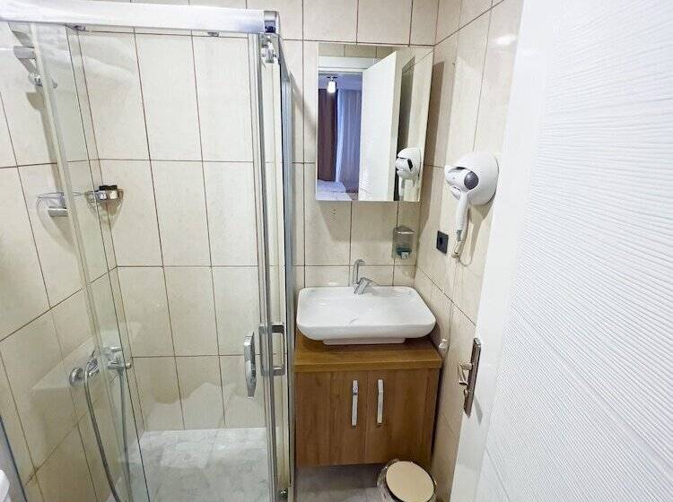 בית מלון כפרי Helen Inn