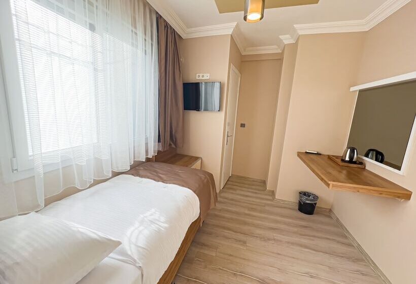 בית מלון כפרי Helen Inn