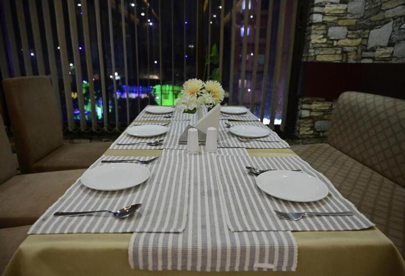 هتل Treebo Premium Mahal Inn