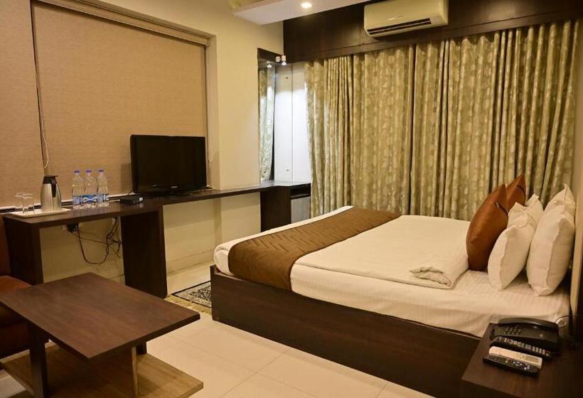 هتل Treebo Premium Mahal Inn