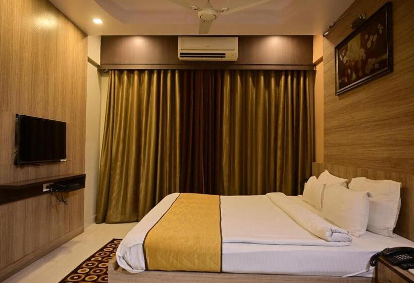 هتل Treebo Premium Mahal Inn