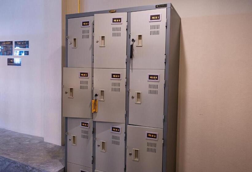 Krabi Freedom Hostel And Bar