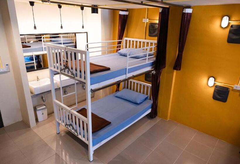 Krabi Freedom Hostel And Bar