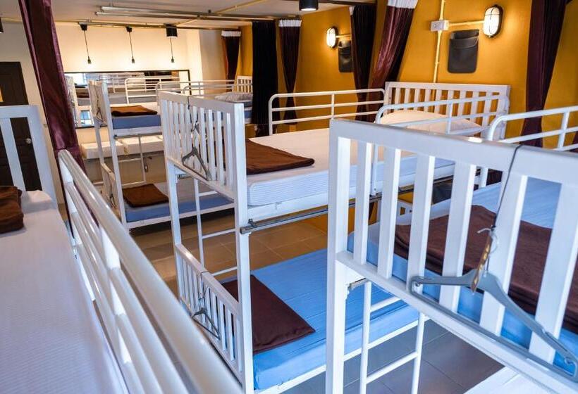 Krabi Freedom Hostel And Bar