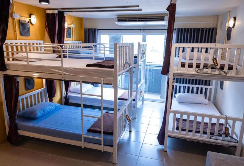 Krabi Freedom Hostel And Bar