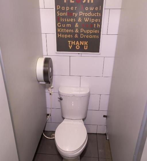 Krabi Freedom Hostel And Bar