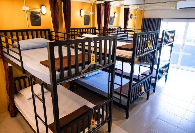 Krabi Freedom Hostel And Bar